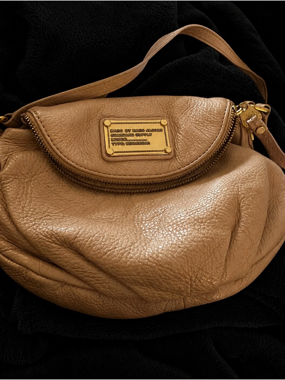 Marc by Marc Jacobs Natasha Leather Crossbody Bag Tan Gold Plaque